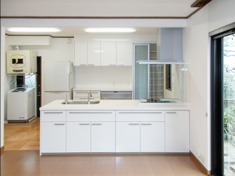 二階に水周りを新設、階段も架け替え二世帯住宅に